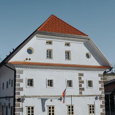 Apartments Mozinetova Hisa Sentjost nad Horjulom Ngoại thất bức ảnh